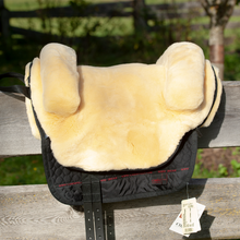 Laden Sie das Bild in den Galerie-Viewer, 🐎✨ LAGER-Abverkaufs-Special: Christ Fellsattel Iberica Plus